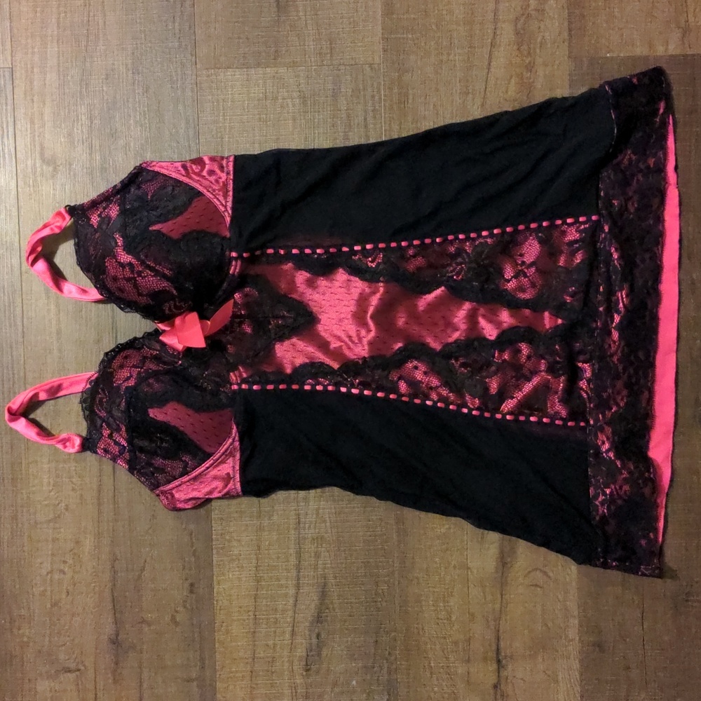 Black & pink lingerie